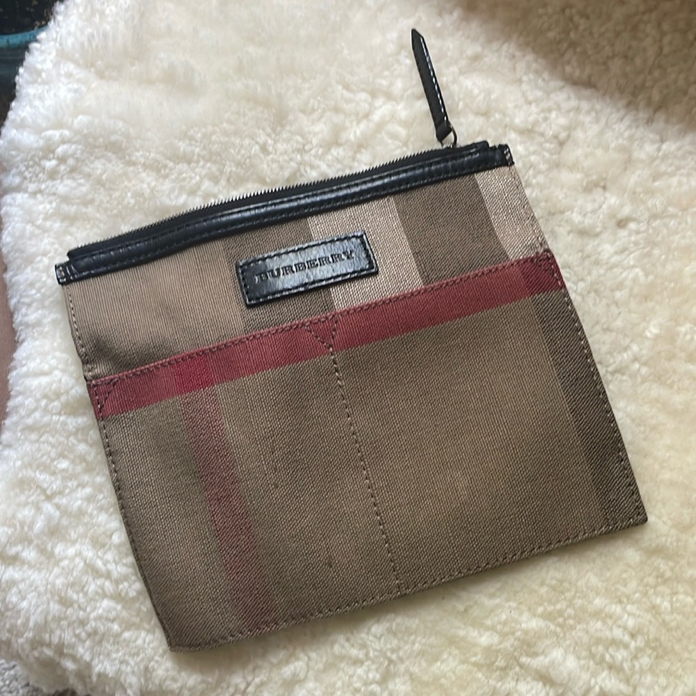 BURBERRY Ashby Hobo Pouch